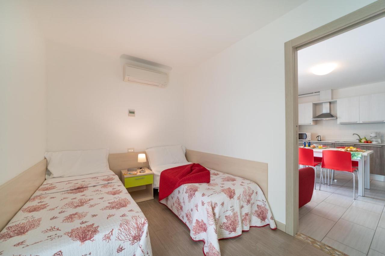 Ferienwohnung Residenza Monica Lignano Sabbiadoro Exterior foto